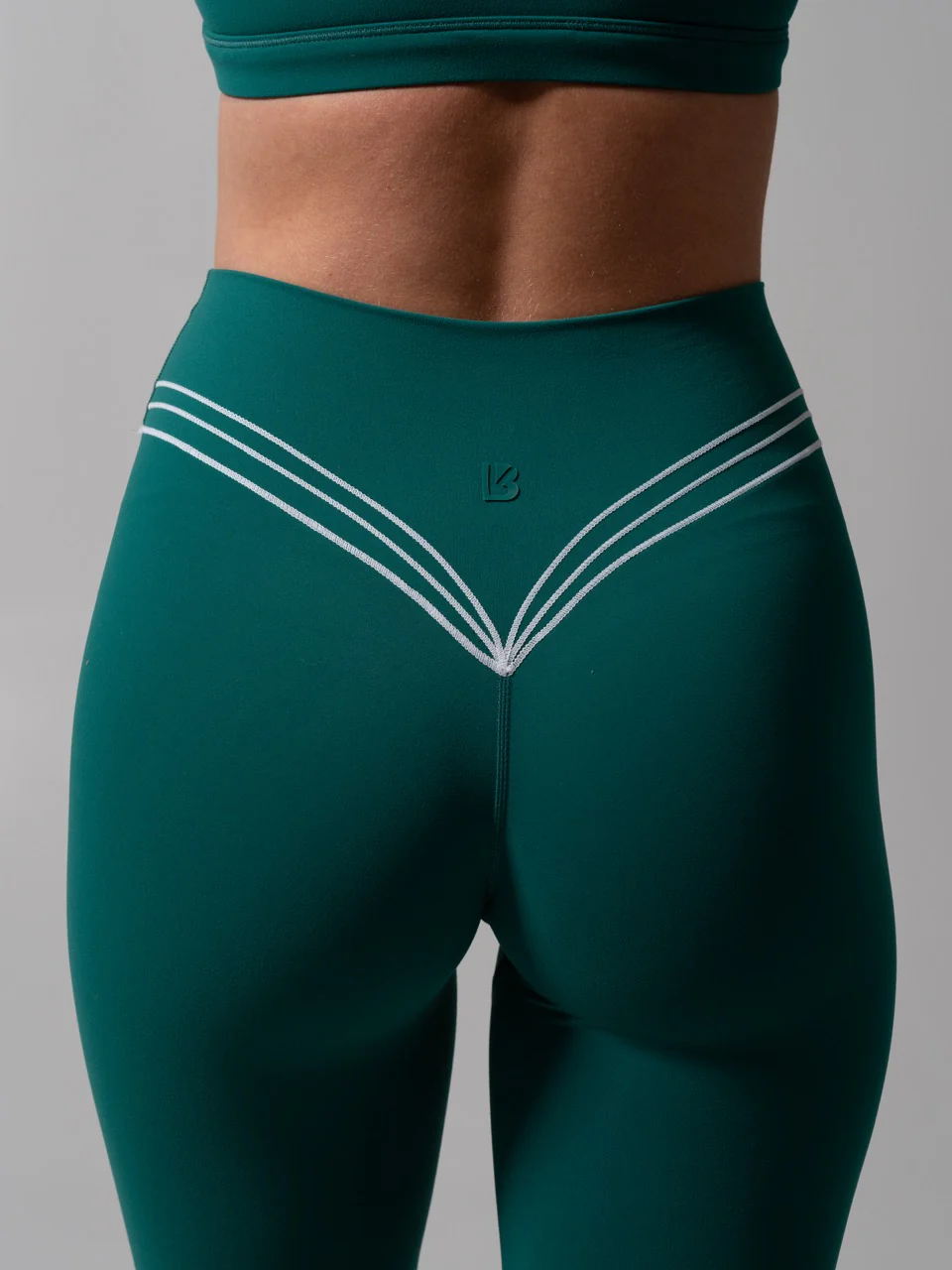 Micro Legacy Legging - Fresh and White - Image 4