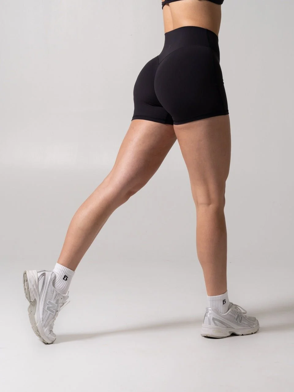 Siren Scrunch Short 5" - Onyx Black - Image 7